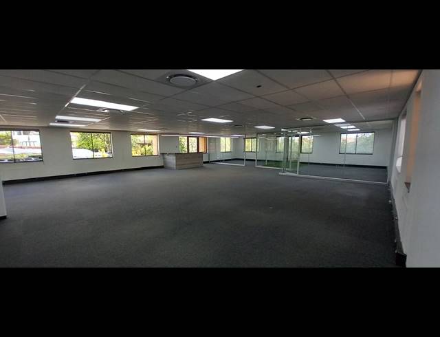 291M² OFFICE TO LET IN BRYANSTON